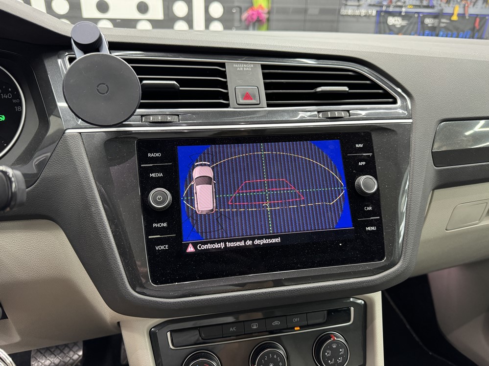 Montare 6 - VW Tiguan 2 AD1 2018 Instalare Montaj Camera Spate Marsarier Originala