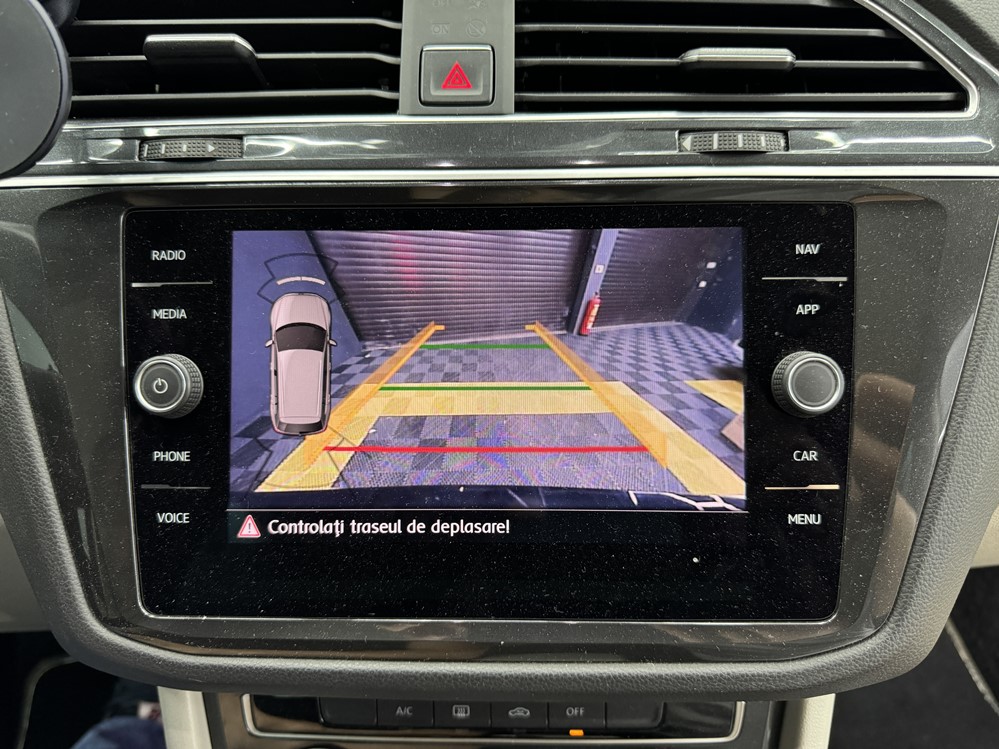 Montare 9 - VW Tiguan 2 AD1 2018 Instalare Montaj Camera Spate Marsarier Originala