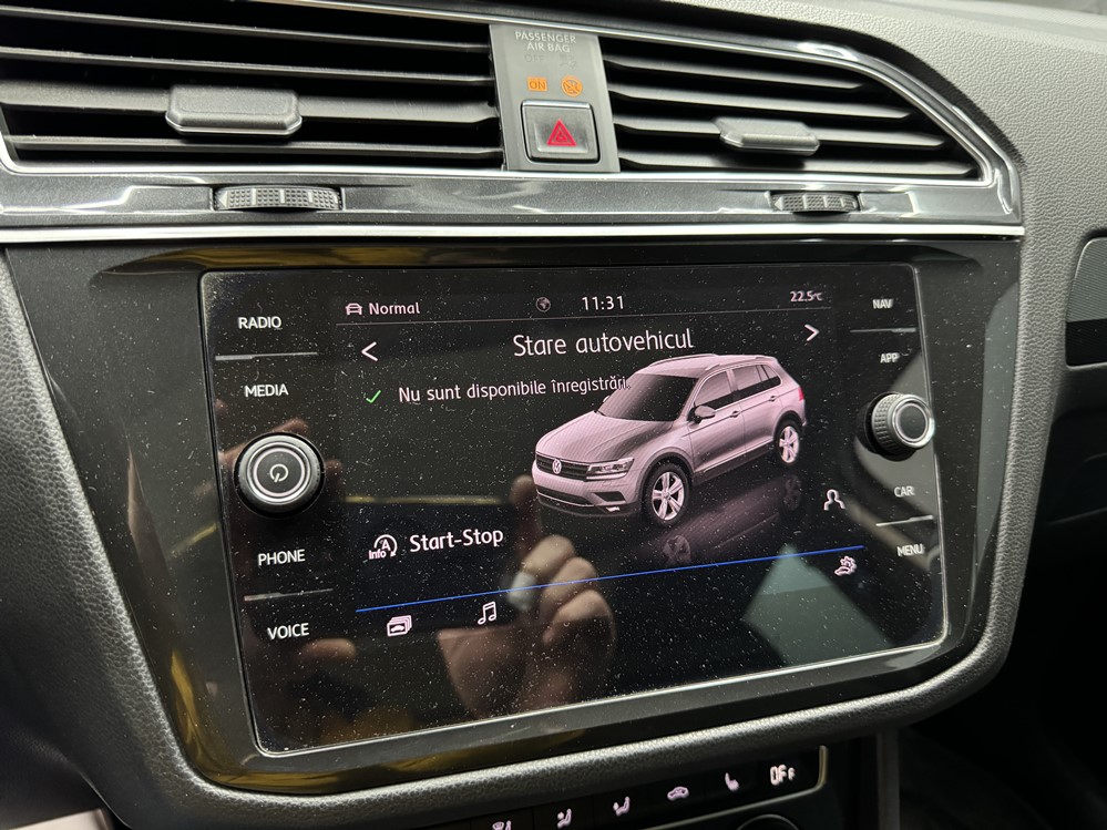 Montare 9 - VW Tiguan 2 AD1 Reparatie Ceasuri Digitale Remediere Problema Eroare: Tablou de bord. Atelier! Front Assist indisponibil. Bucuresti