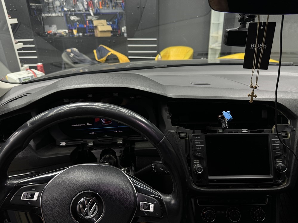Activare 4 - VW Tiguan AD1 Reparatie Ceasuri Digitale Remediere Problema Eroare: Tablou de bord. Atelier! Front Assist indisponibil. Bucuresti Montare 4 - VW Tiguan AD1 Reparatie Ceasuri Digitale Remediere Problema Eroare: Tablou de bord. Atelier! Front Assist indisponibil. Bucuresti
