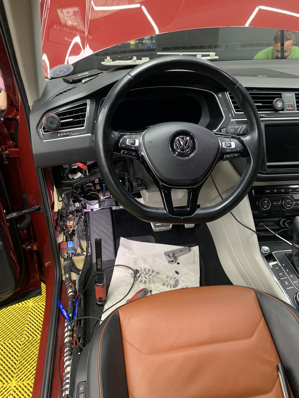 Montare 5 - VW Tiguan 2019 Instalare Bancheta Spate cu Incalzire Remediere Probleme AreaView 360
