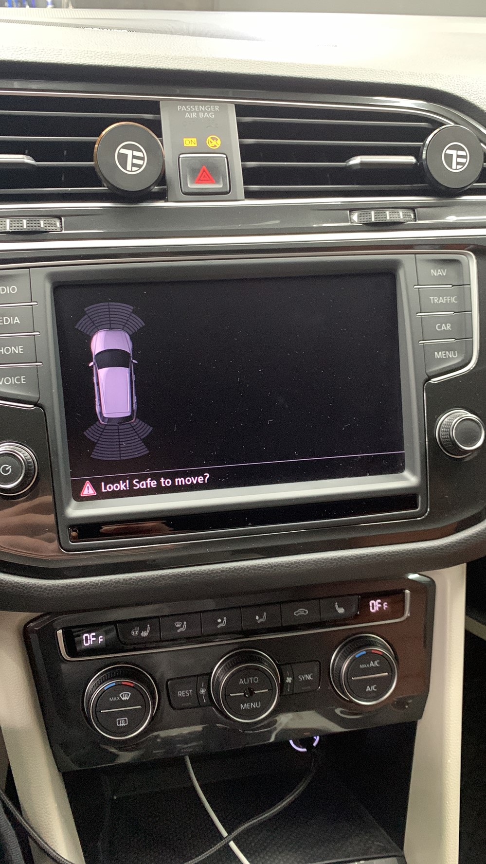 Montare 13 - VW Tiguan 2019 Instalare Bancheta Spate cu Incalzire Remediere Probleme AreaView 360