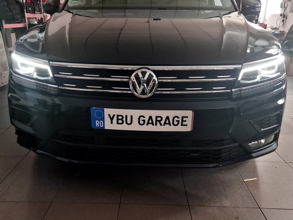 Montare 3 - VW Tiguan AD1 2018 Instalare Faruri FULL LED Matrix Originale