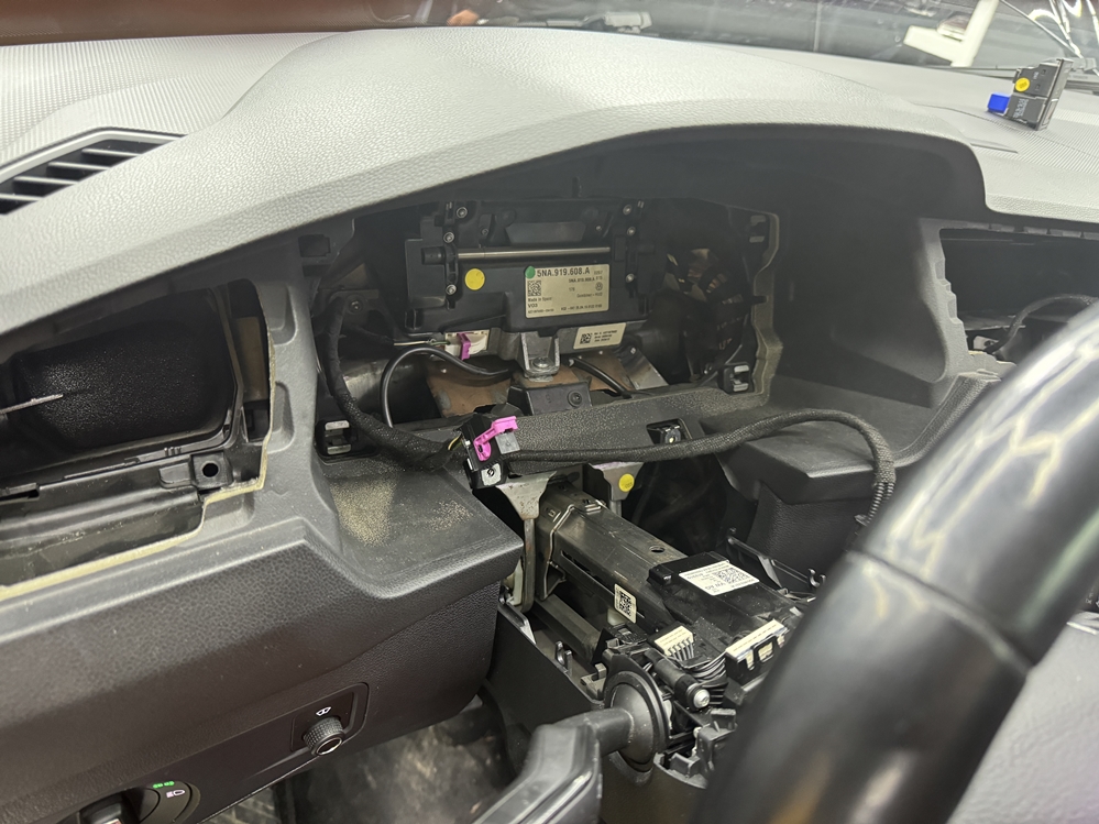 Activare 3 - VW Tiguan AD1 2017 Instalare Ceasuri Digitale Virtual Cockpit AID Remediere Probleme Sonda Nivel Combustibil Montare 3 - VW Tiguan AD1 2017 Instalare Ceasuri Digitale Virtual Cockpit AID Remediere Probleme Sonda Nivel Combustibil