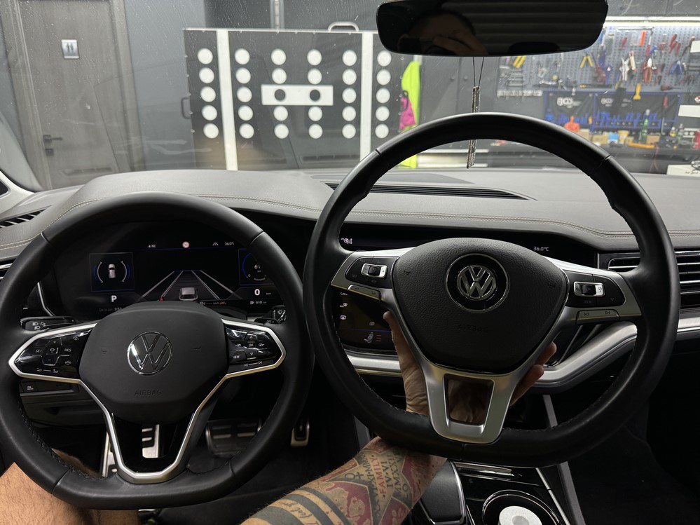 Activare 4 - VW Touareg 3 CR 2021 Instalare Volan R Comenzi Full Touch Digitale Tactile Haptice Bucuresti Ilfov Montare 4 - VW Touareg 3 CR 2021 Instalare Volan R Comenzi Full Touch Digitale Tactile Haptice Bucuresti Ilfov