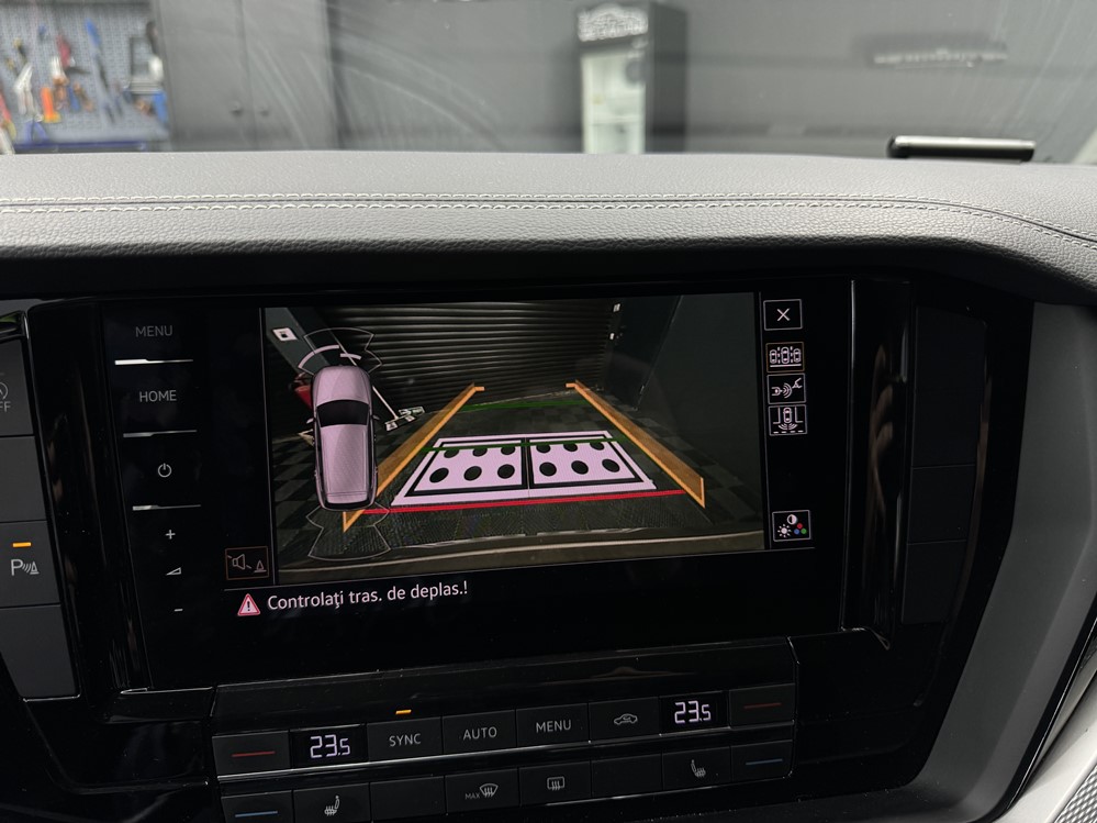 Montare 7 - VW Touareg III CR 2018 Montare Instalare Camera Spate Marsarier Originala Highline Bucuresti