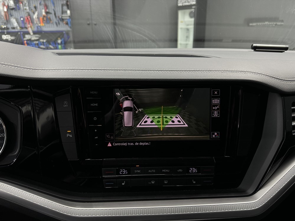 Montare 9 - VW Touareg III CR 2018 Montare Instalare Camera Spate Marsarier Originala Highline Bucuresti