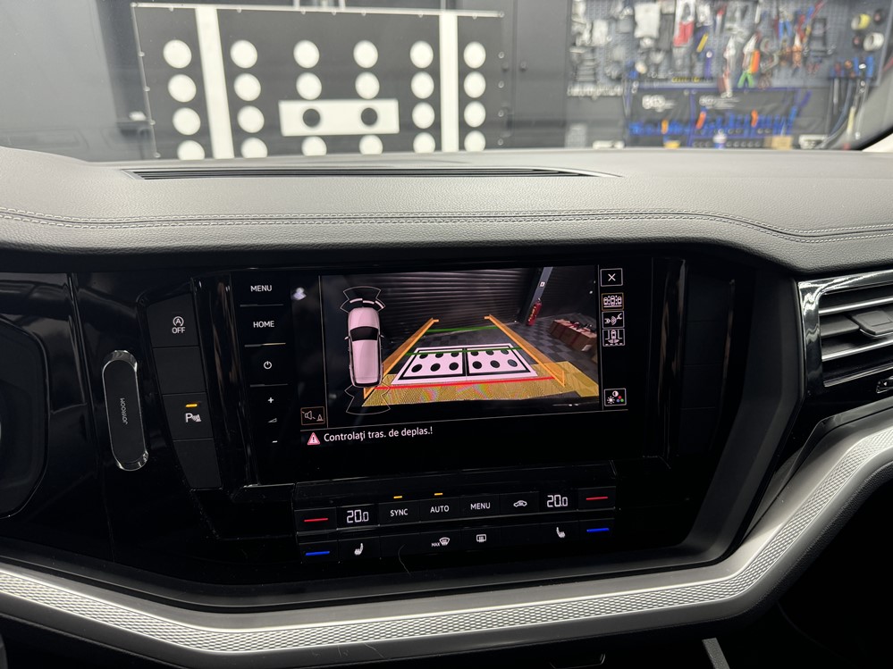 Montare 8 - VW Touareg III CR 2019 Montare Instalare Camera Spate Marsarier Originala Highline Bucuresti