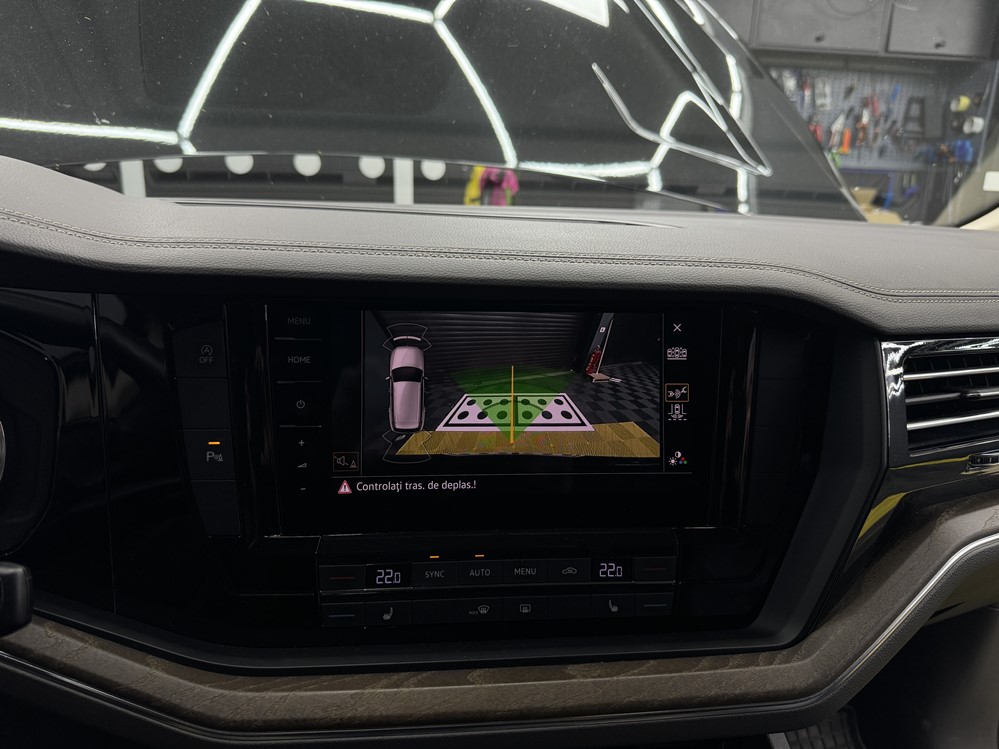 Activare 6 - VW Touareg III CR 2020 Montare Instalare Camera Spate Marsarier Originala Highline Bucuresti Montare 6 - VW Touareg III CR 2020 Montare Instalare Camera Spate Marsarier Originala Highline Bucuresti