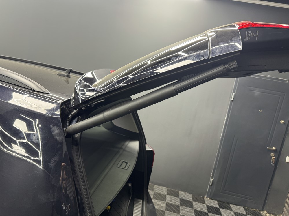 Activare 6 - VW Touran 2017 Retrofit Instalare Portbagaj Electric Deschidere Inchidere Electrica Haion Montare 6 - VW Touran 2017 Retrofit Instalare Portbagaj Electric Deschidere Inchidere Electrica Haion