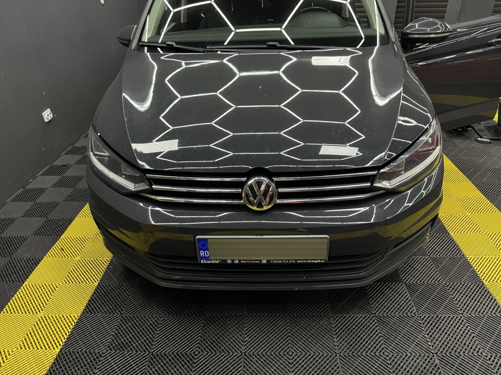 Montare 2 - VW Touran 5TA 2016 Montaj Instalare Senzori Parcare Spate Originali