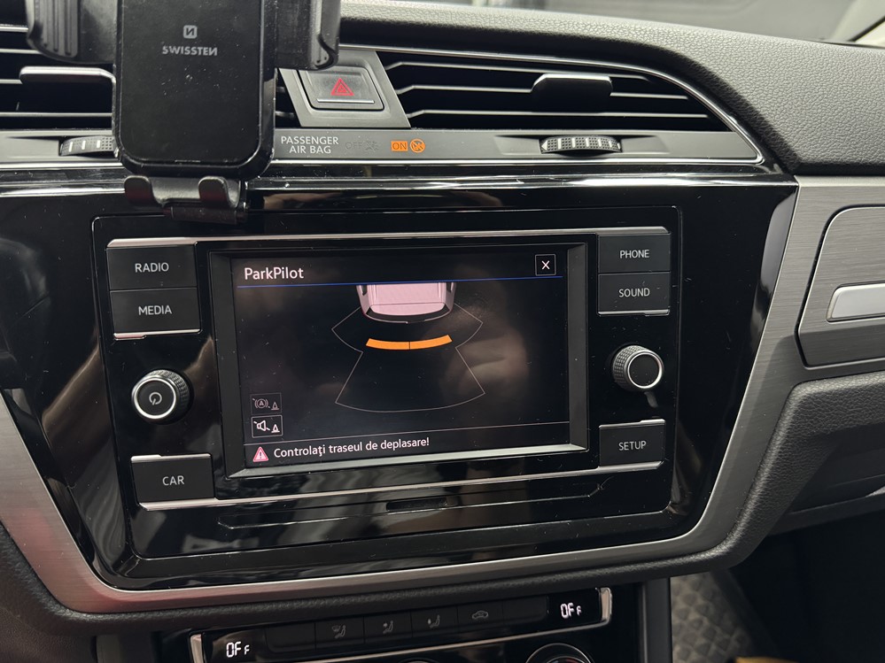 Montare 8 - VW Touran 5TA 2016 Montaj Instalare Senzori Parcare Spate Originali