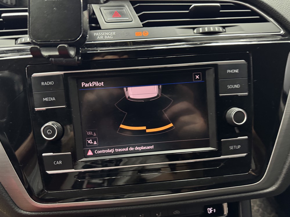 Montare 9 - VW Touran 5TA 2016 Montaj Instalare Senzori Parcare Spate Originali