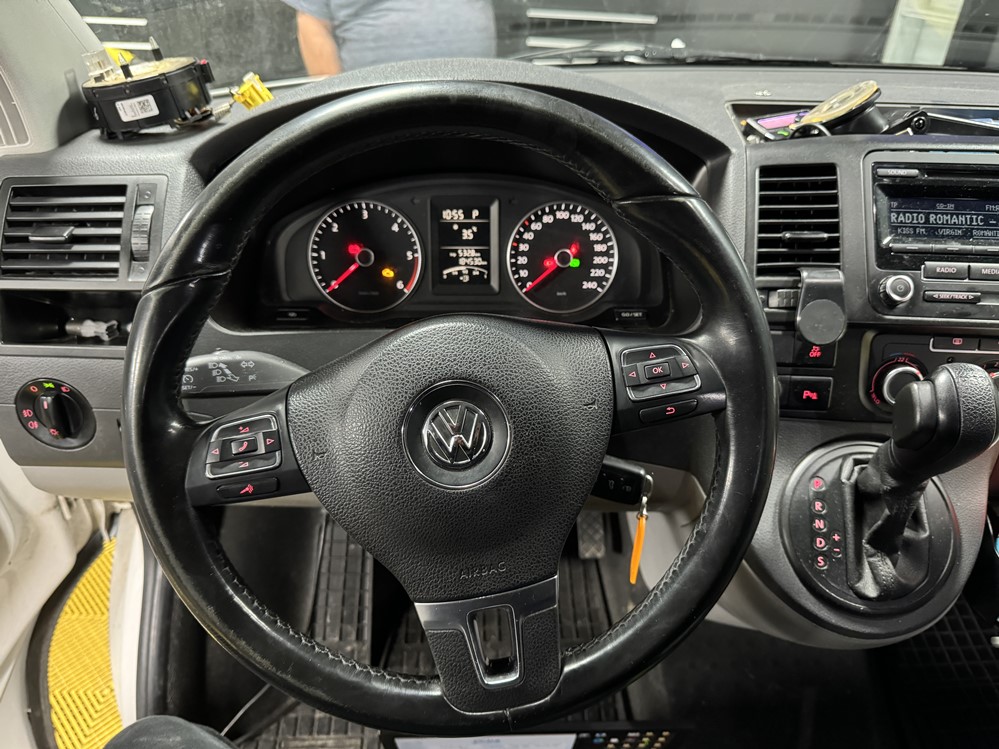 Activare 5 - VW Transporter T5 T5.5 Activare Comenzi Volan Bucuresti Volan Cu Comenzi VW T5 Montare 5 - VW Transporter T5 T5.5 Activare Comenzi Volan Bucuresti Volan Cu Comenzi VW T5
