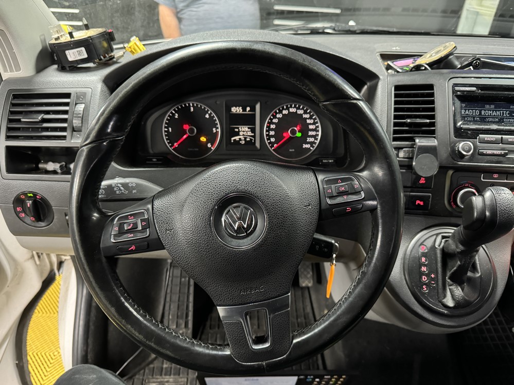 Activare 6 - VW Transporter T5 T5.5 Activare Comenzi Volan Bucuresti Volan Cu Comenzi VW T5 Montare 6 - VW Transporter T5 T5.5 Activare Comenzi Volan Bucuresti Volan Cu Comenzi VW T5