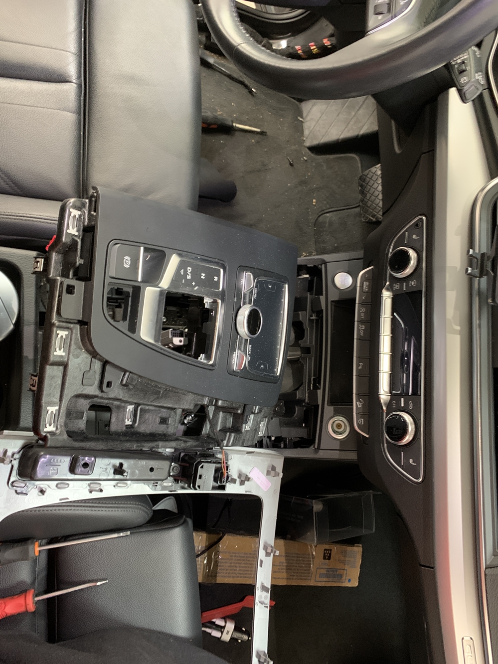Montare Instalare Buton Auto Hold Audi Q5 FY 2018 Activare Functie AutoHold
